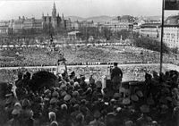 http://upload.wikimedia.org/wikipedia/commons/thumb/2/26/Bundesarchiv_Bild_183-1987-0922-500%2C_Wien%2C_Heldenplatz%2C_Rede_Adolf_Hitler.jpg/200px-Bundesarchiv_Bild_183-1987-0922-500%2C_Wien%2C_Heldenplatz%2C_Rede_Adolf_Hitler.jpg